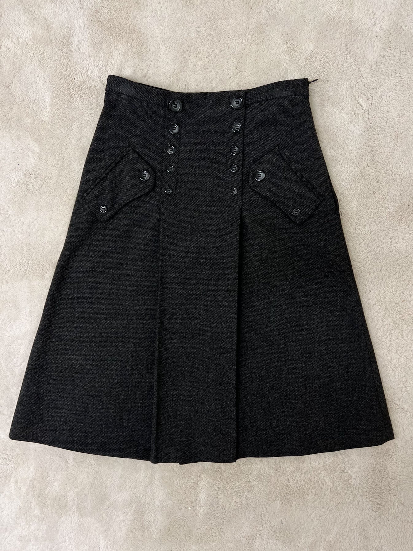 Buttons midi skirt