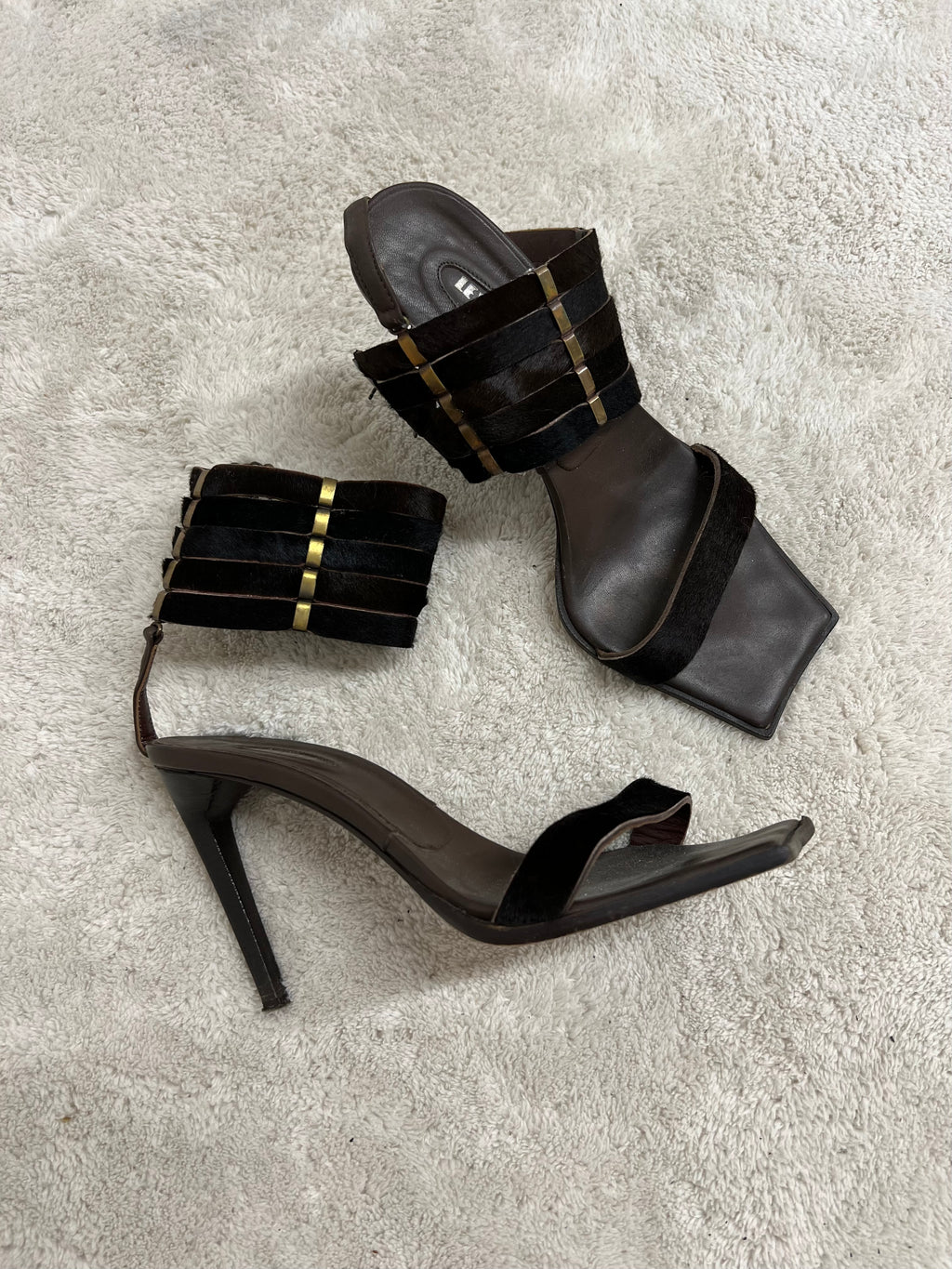 Pony hair sandals