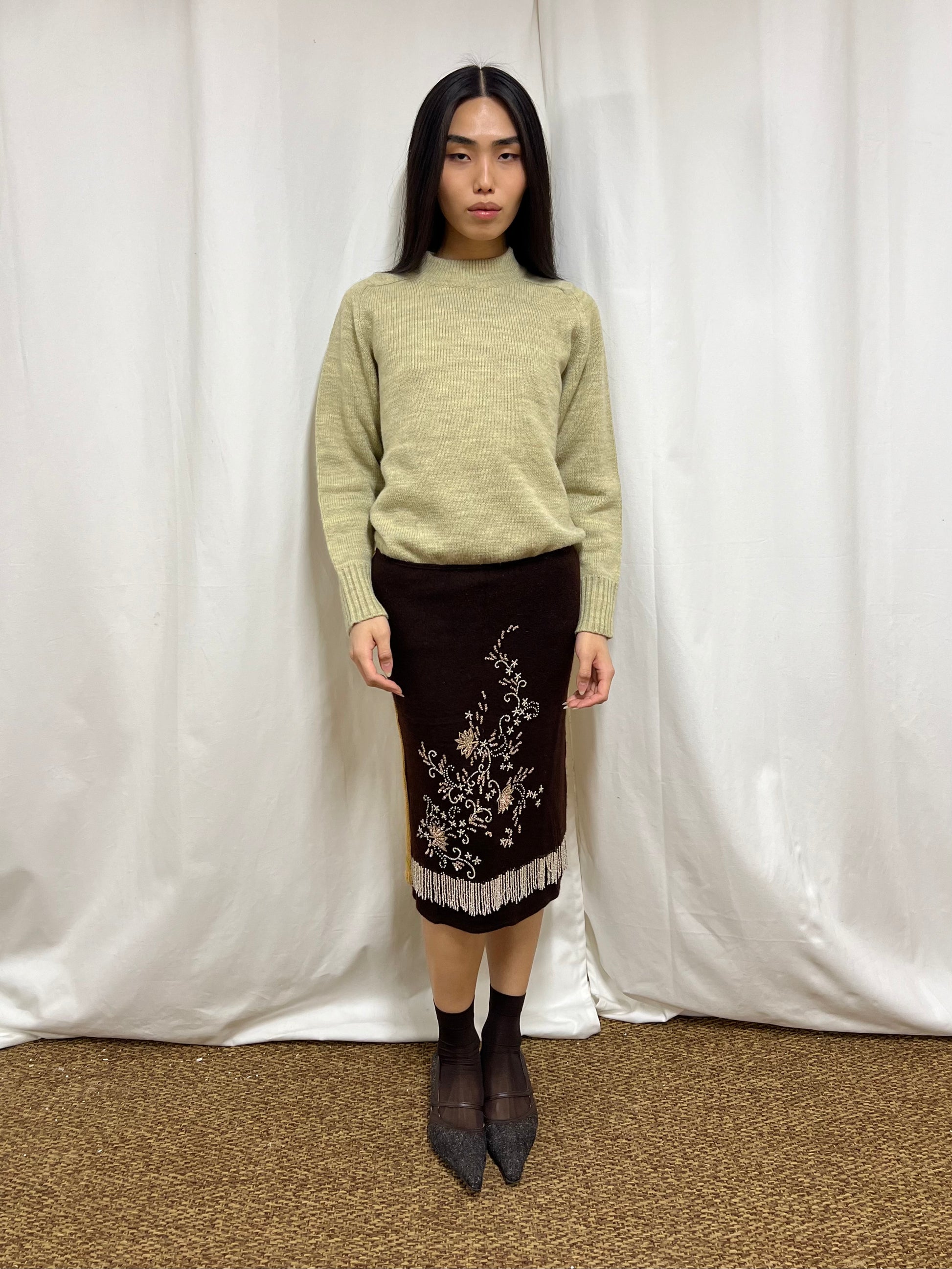 Embroidered knit skirt