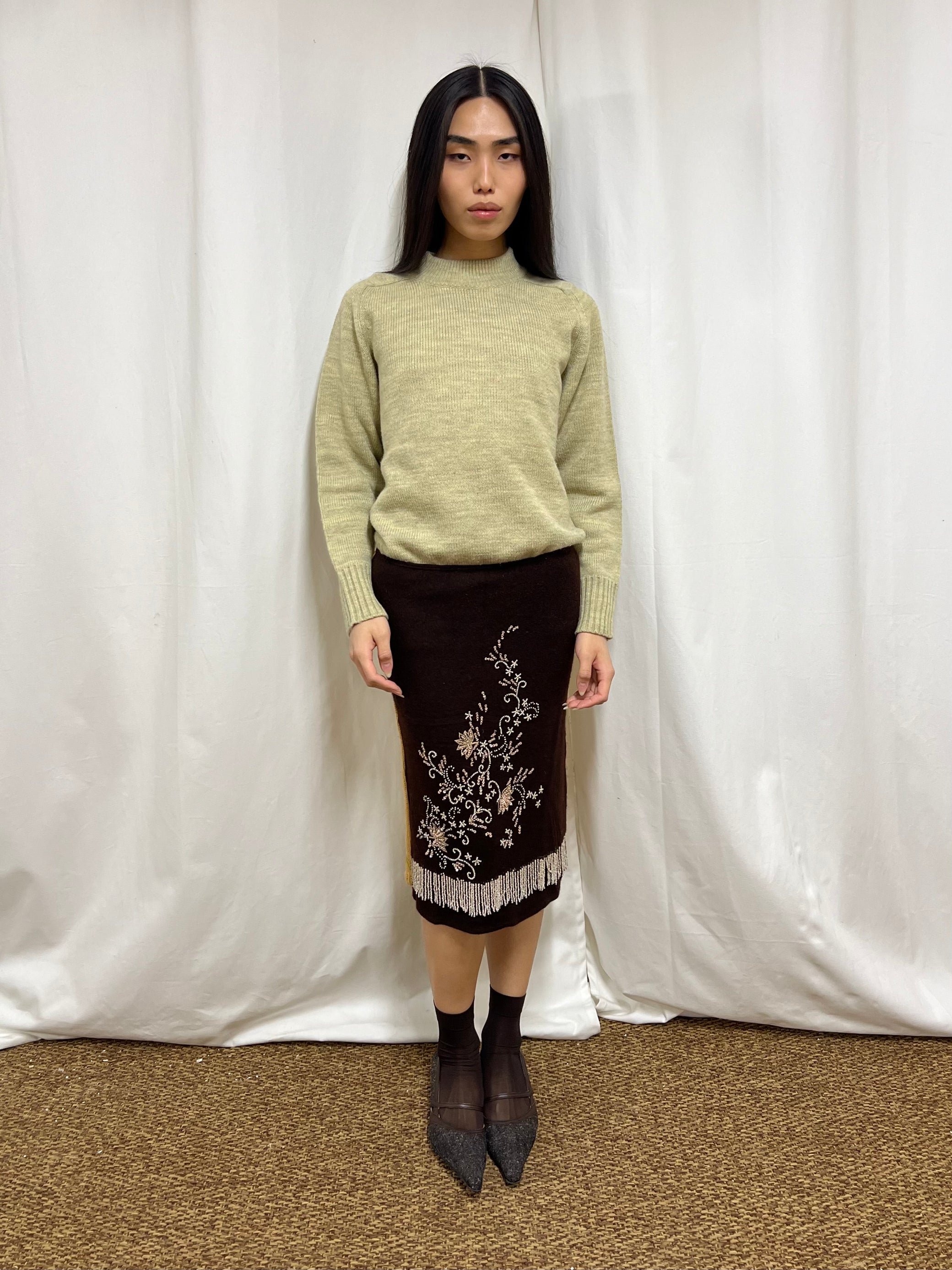 Embroidered knit skirt