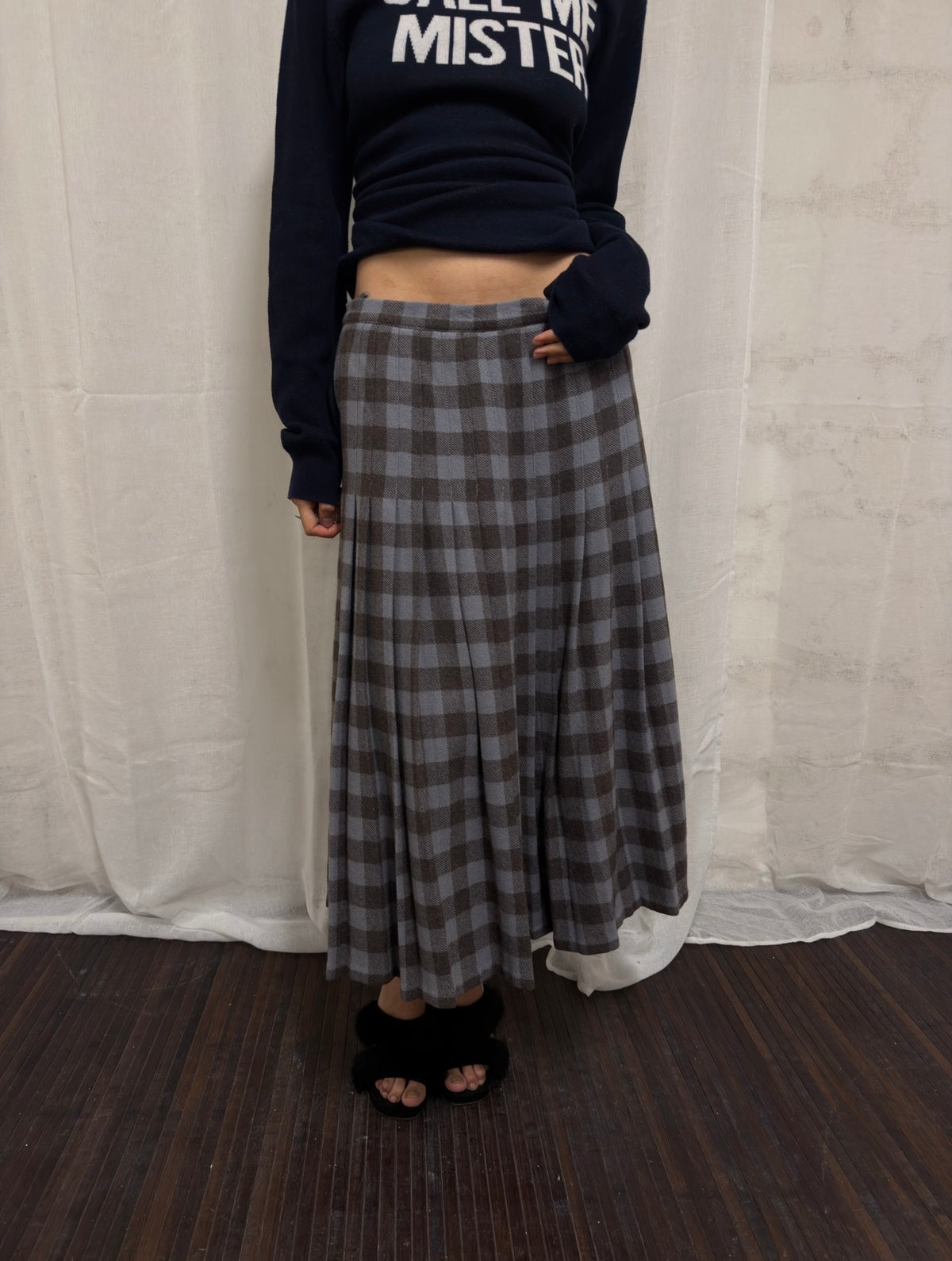 Pleated wool skirt