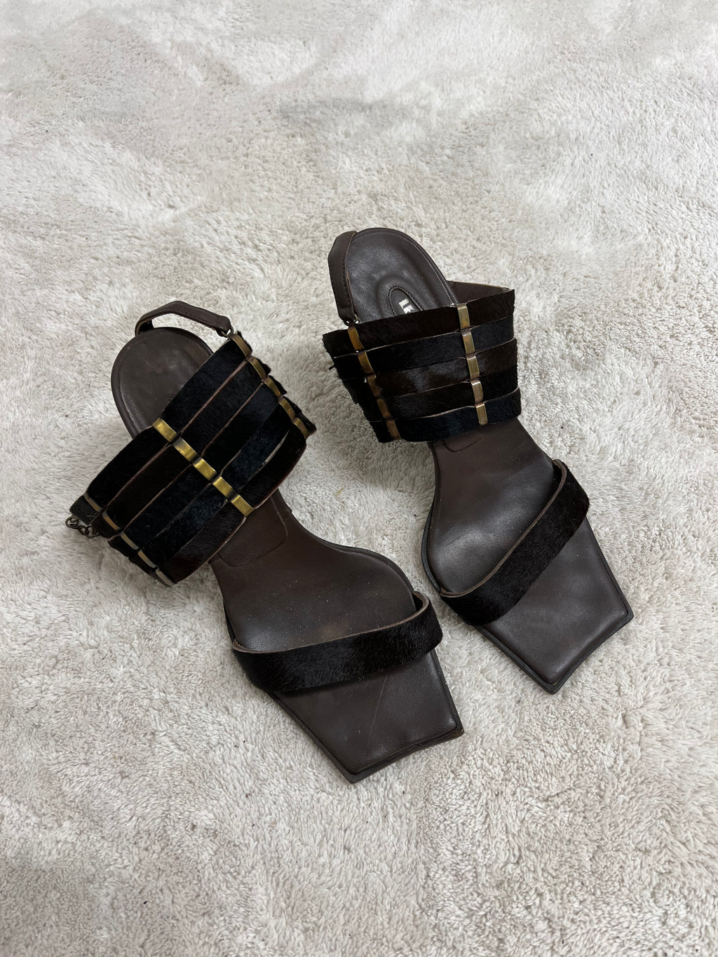 Pony hair sandals