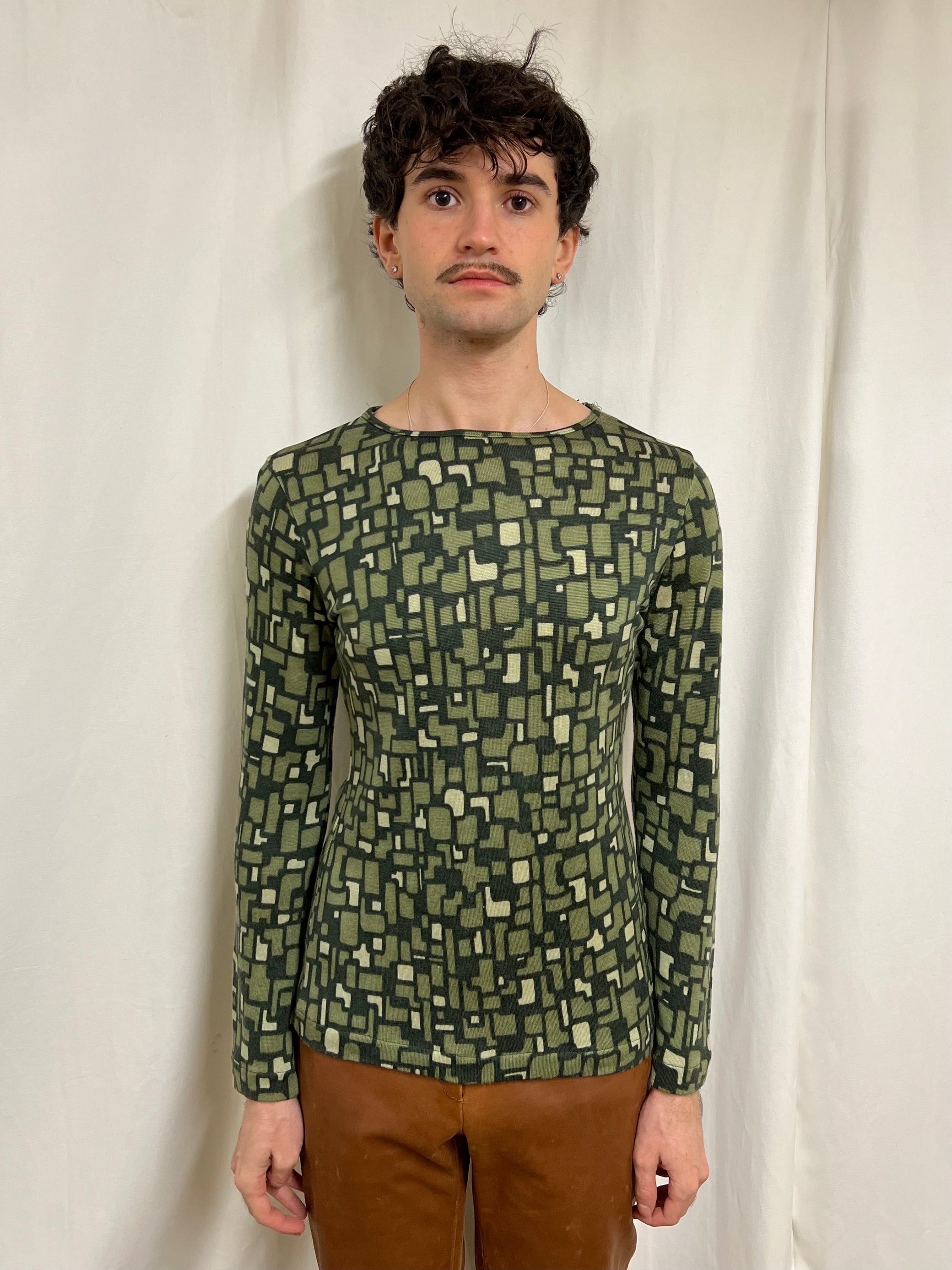 Graphic long sleeves