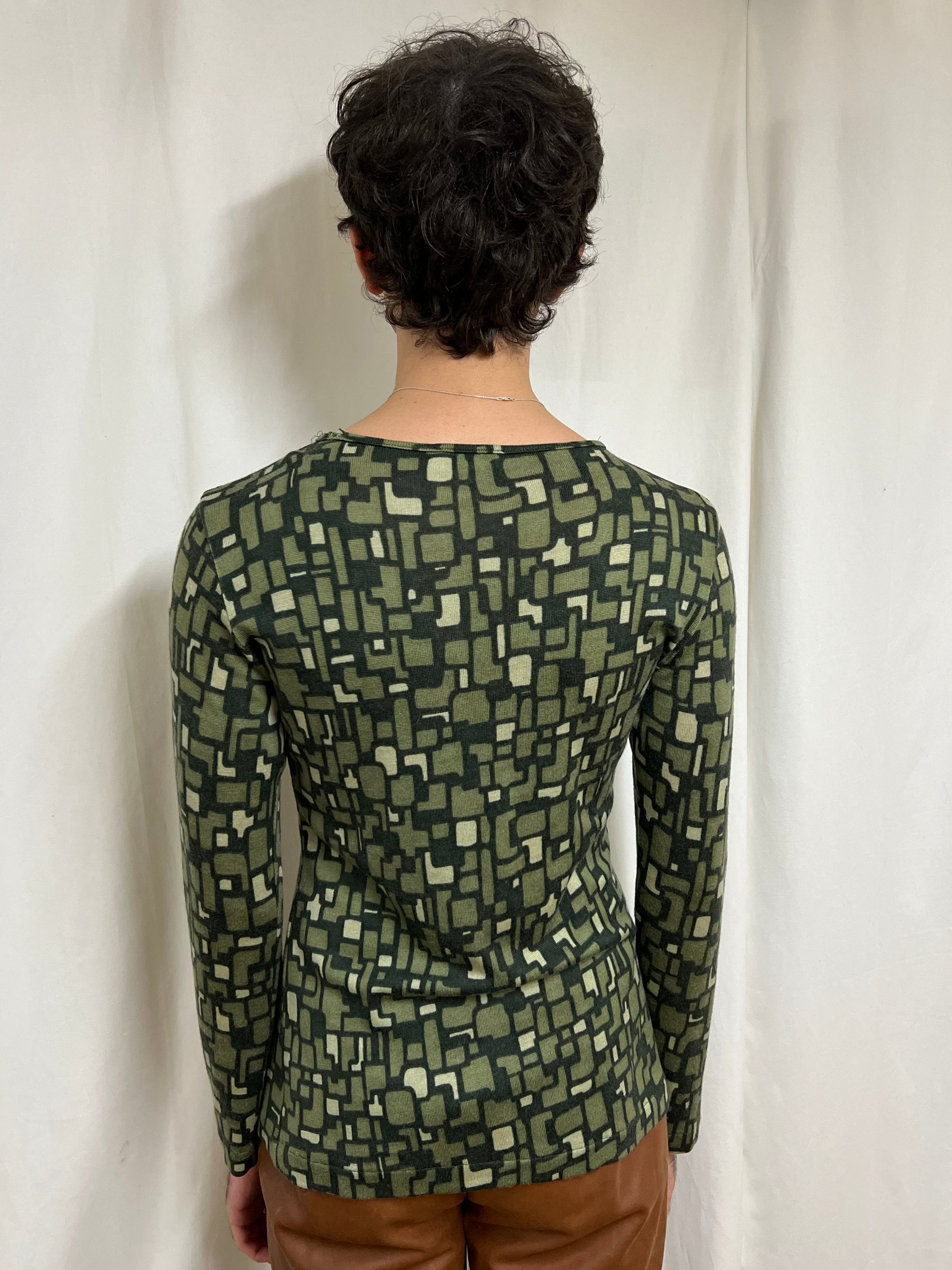 Graphic long sleeves