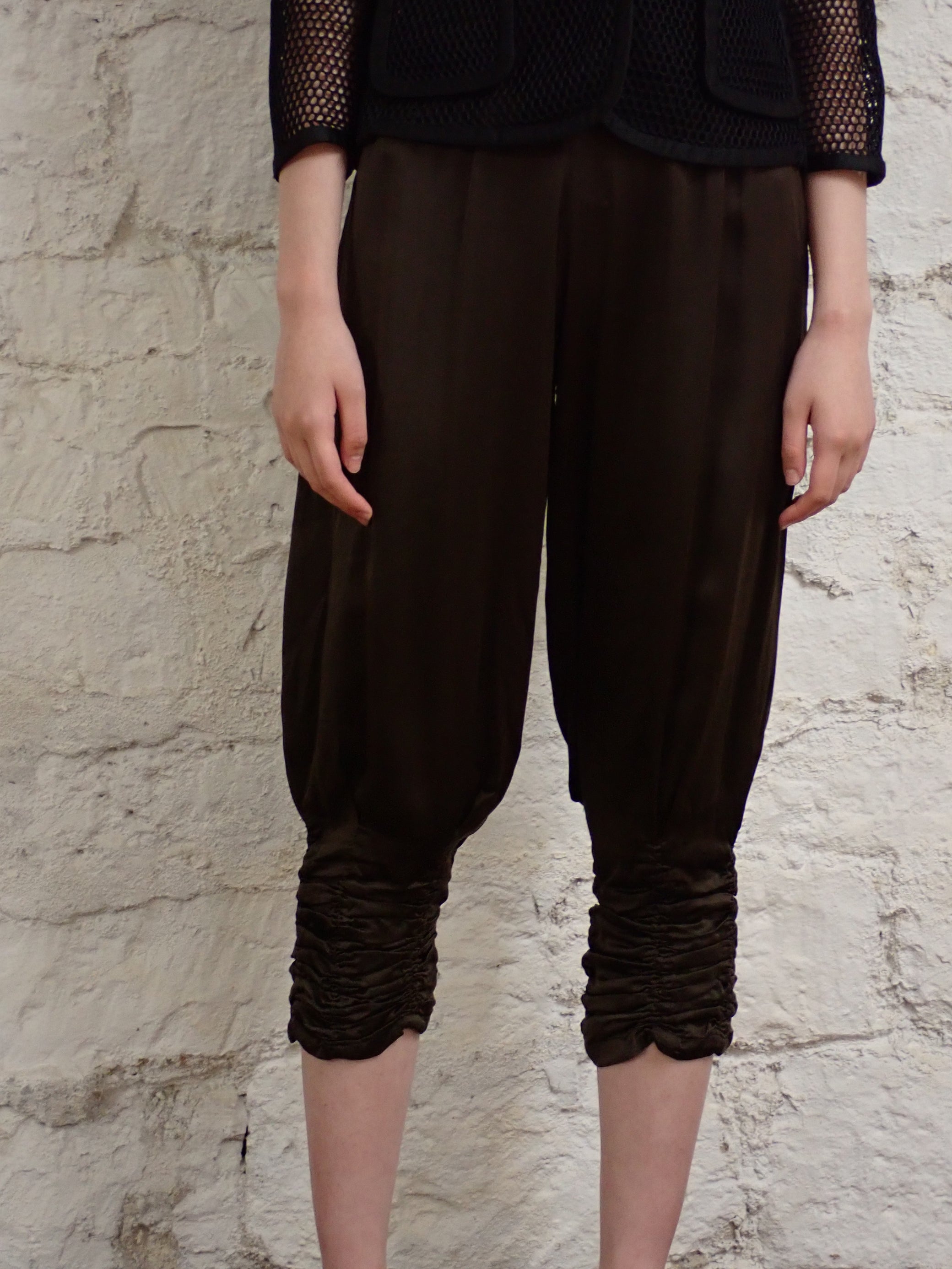 Baloon satin capri pants