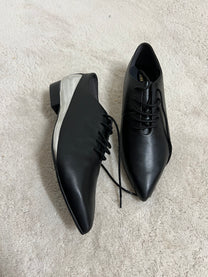 Pointed toe oxfords